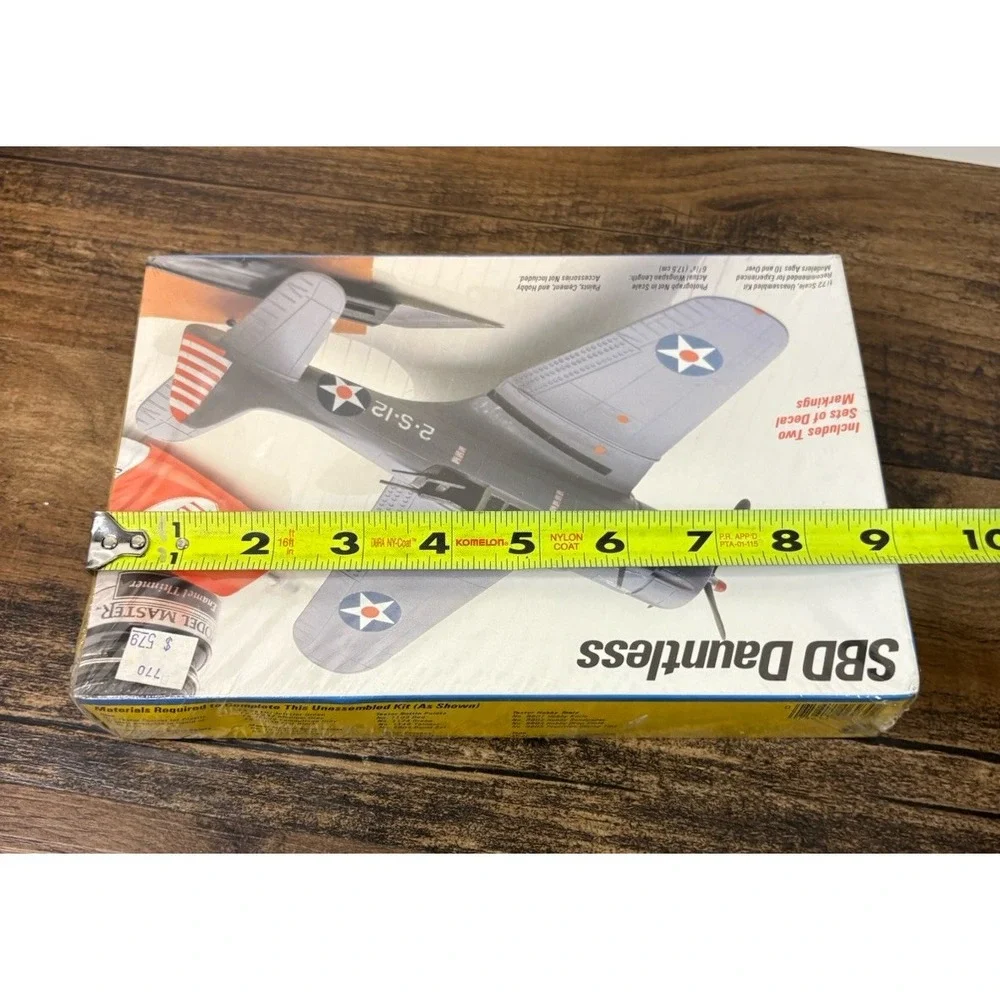 Testors Douglas SBD Dauntless 1:72 Scale Model Kit #693 SEALED